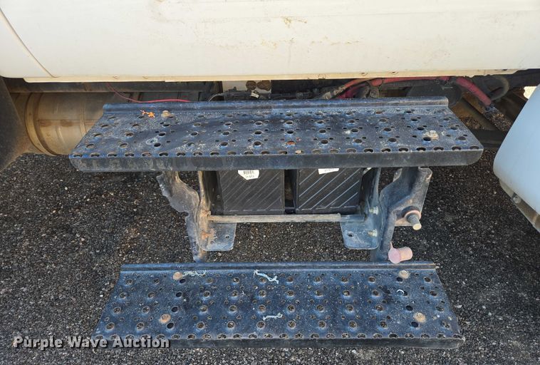 image for item EC1130 2013 Ford F750 Super Duty flatbed truck