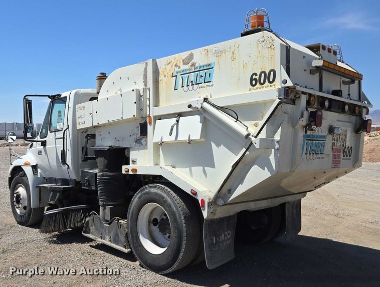 image for item EC1141 2007 International 4300 street sweeper truck