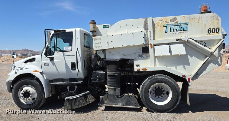 image for item EC1141 2007 International 4300 street sweeper truck