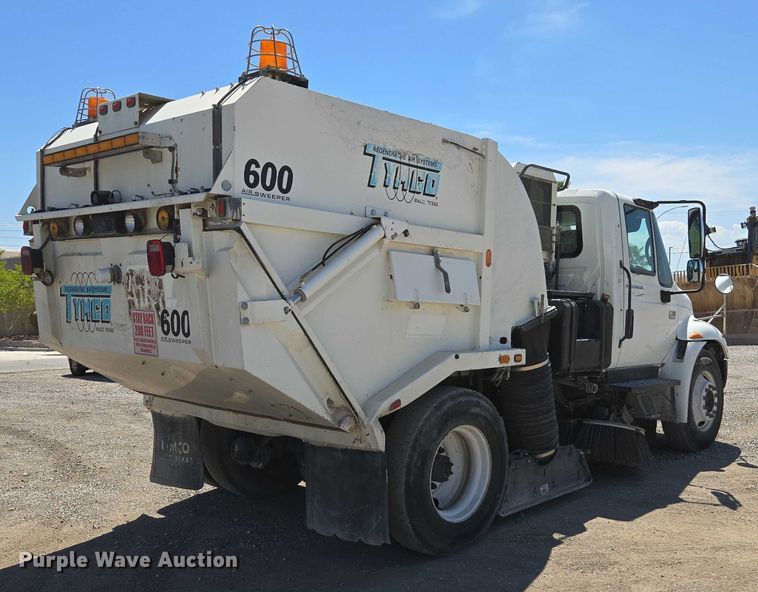 image for item EC1141 2007 International 4300 street sweeper truck