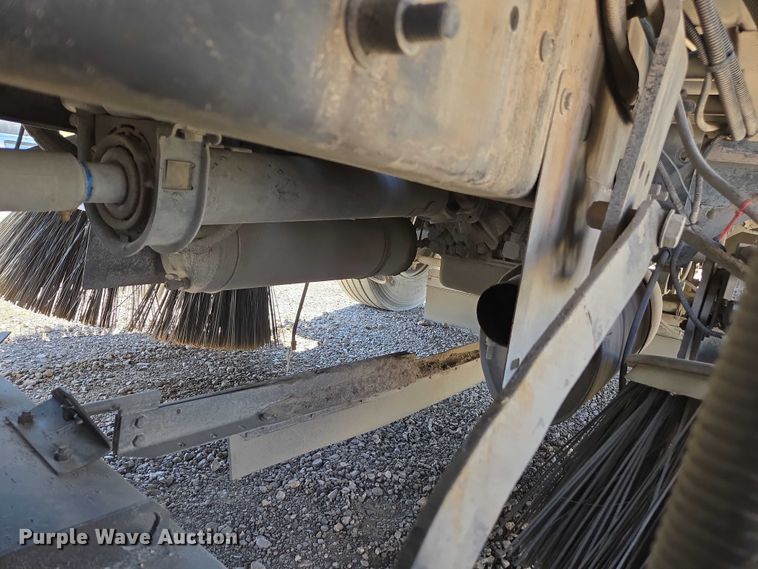 image for item EC1141 2007 International 4300 street sweeper truck