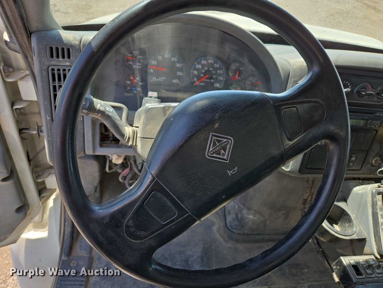 image for item EC1141 2007 International 4300 street sweeper truck