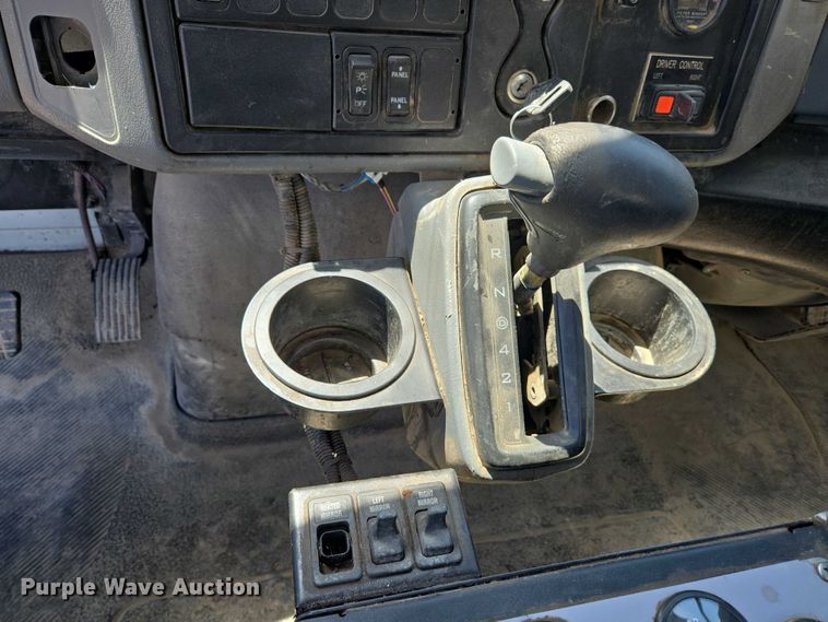 image for item EC1141 2007 International 4300 street sweeper truck