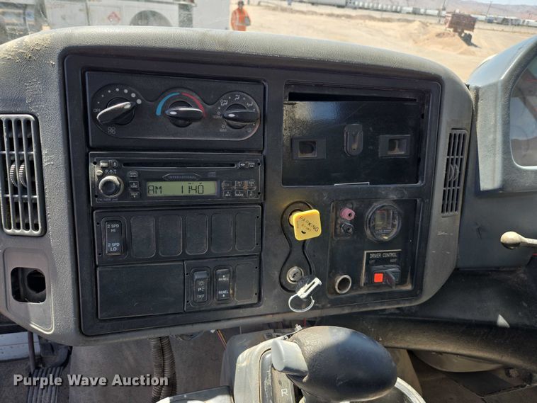 image for item EC1141 2007 International 4300 street sweeper truck