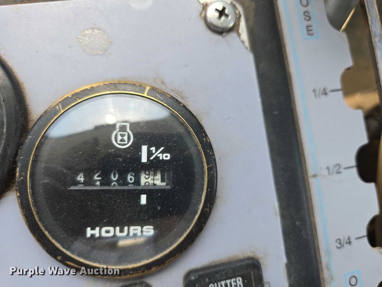 image for item EC1141 2007 International 4300 street sweeper truck