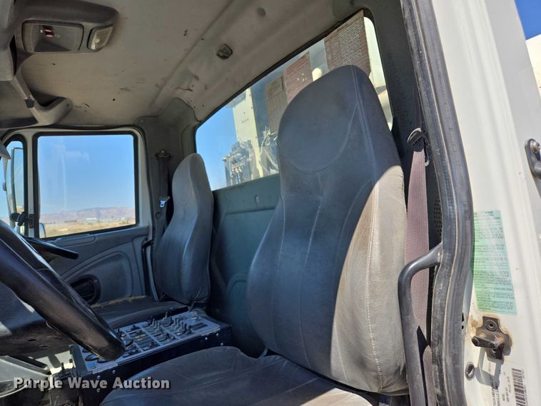 image for item EC1141 2007 International 4300 street sweeper truck