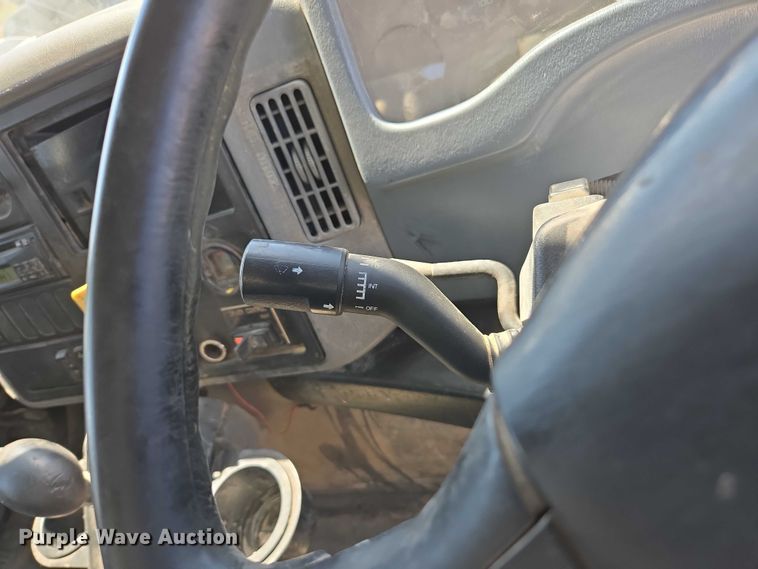 image for item EC1141 2007 International 4300 street sweeper truck