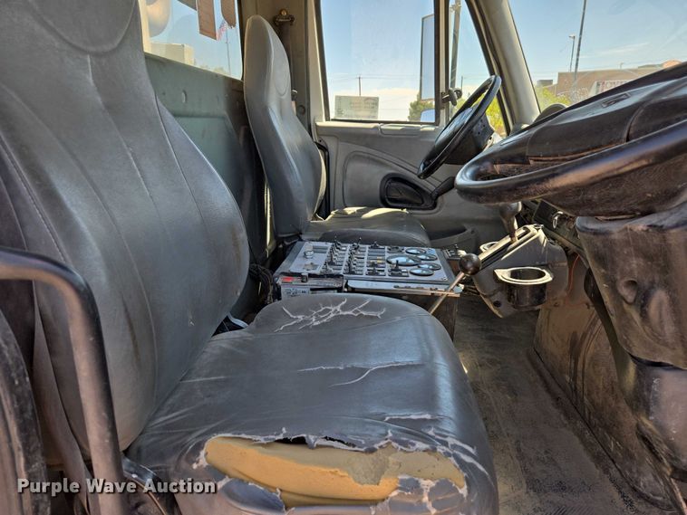 image for item EC1141 2007 International 4300 street sweeper truck