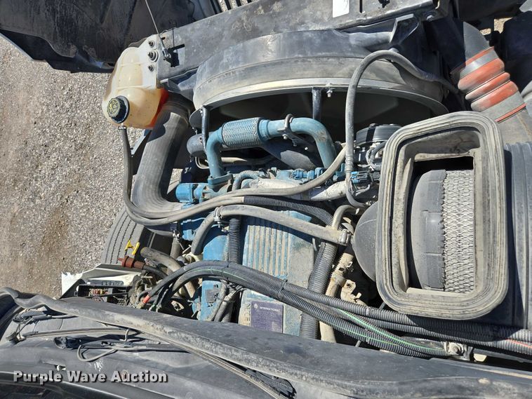 image for item EC1141 2007 International 4300 street sweeper truck