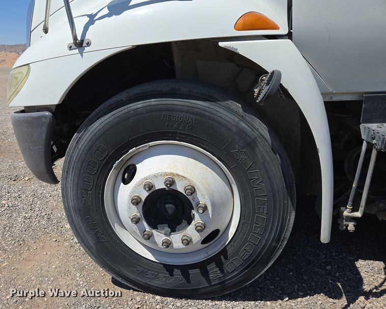 image for item EC1141 2007 International 4300 street sweeper truck