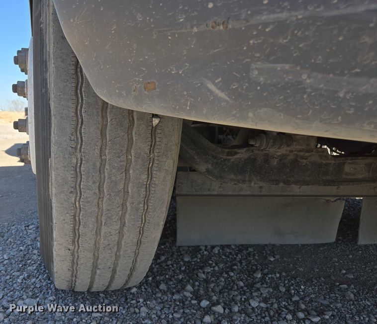 image for item EC1141 2007 International 4300 street sweeper truck