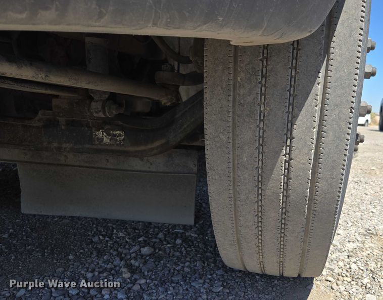 image for item EC1141 2007 International 4300 street sweeper truck