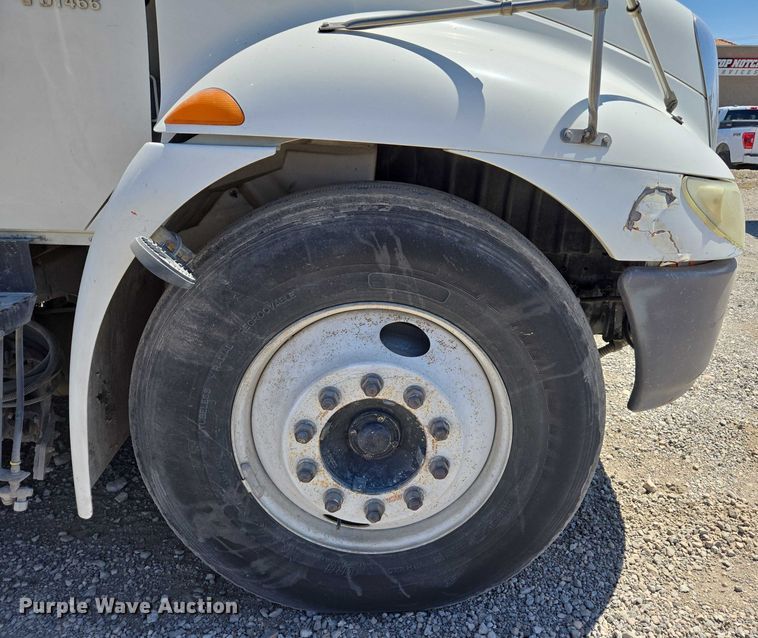 image for item EC1141 2007 International 4300 street sweeper truck