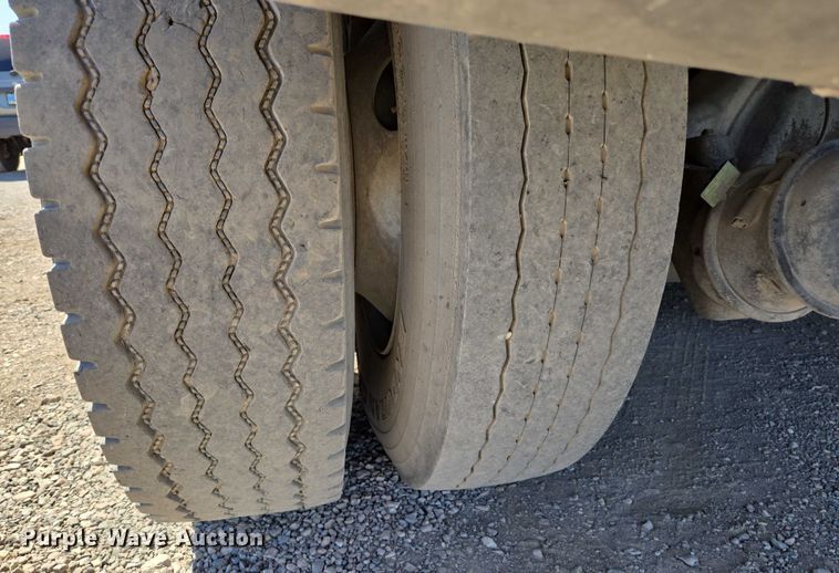 image for item EC1141 2007 International 4300 street sweeper truck