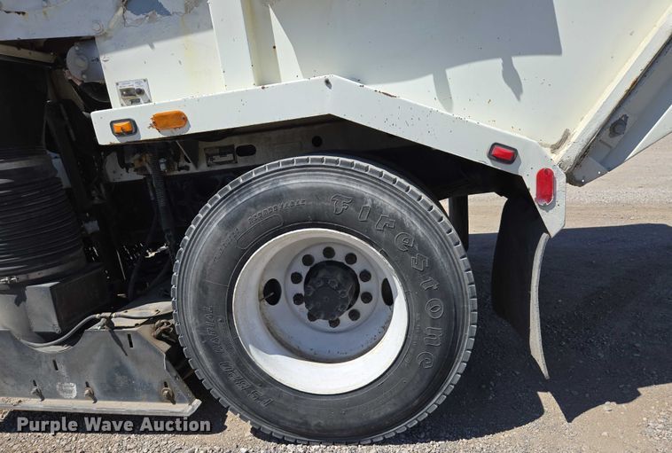 image for item EC1141 2007 International 4300 street sweeper truck