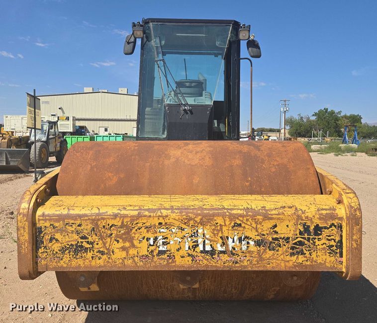 image for item EC1177 2005 Caterpillar CS-583E single drum vibratory roller