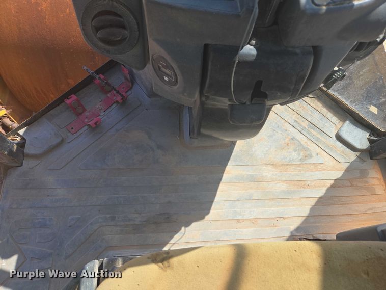 image for item EC1177 2005 Caterpillar CS-583E single drum vibratory roller