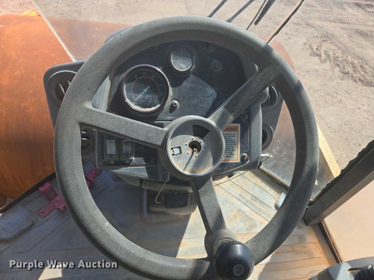 image for item EC1177 2005 Caterpillar CS-583E single drum vibratory roller