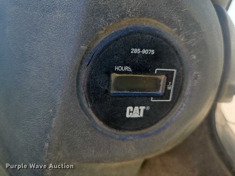 image for item EC1177 2005 Caterpillar CS-583E single drum vibratory roller