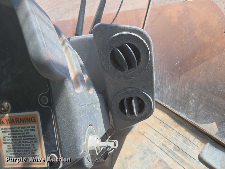 image for item EC1177 2005 Caterpillar CS-583E single drum vibratory roller