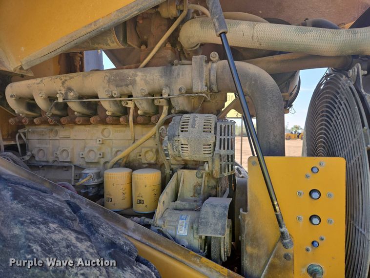 image for item EC1177 2005 Caterpillar CS-583E single drum vibratory roller