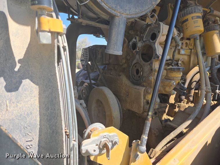 image for item EC1177 2005 Caterpillar CS-583E single drum vibratory roller