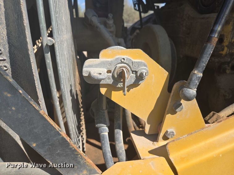 image for item EC1177 2005 Caterpillar CS-583E single drum vibratory roller