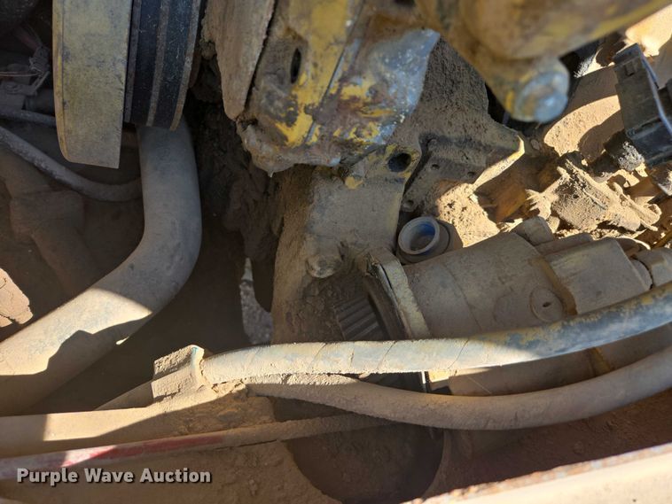 image for item EC1177 2005 Caterpillar CS-583E single drum vibratory roller