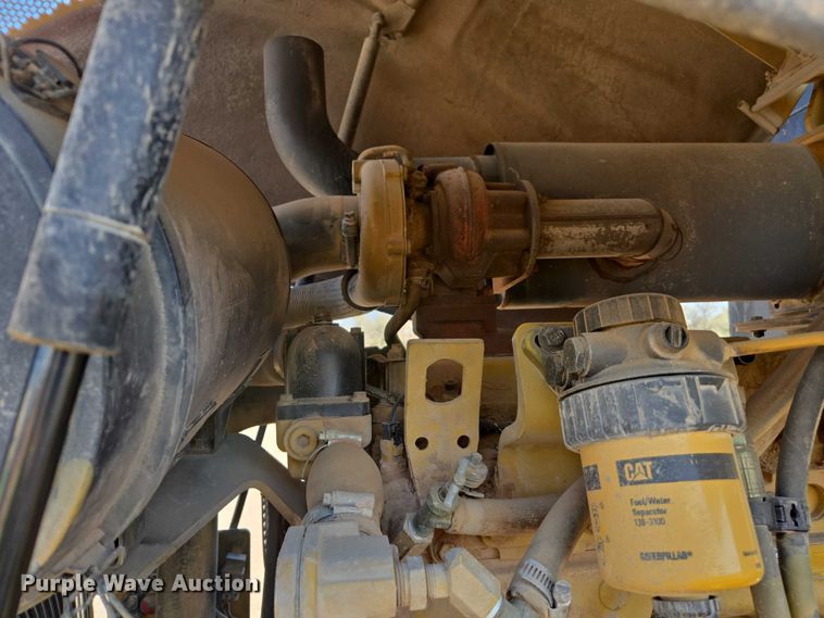 image for item EC1177 2005 Caterpillar CS-583E single drum vibratory roller