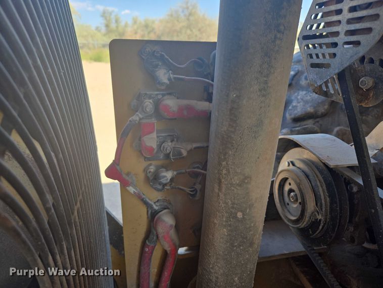 image for item EC1177 2005 Caterpillar CS-583E single drum vibratory roller