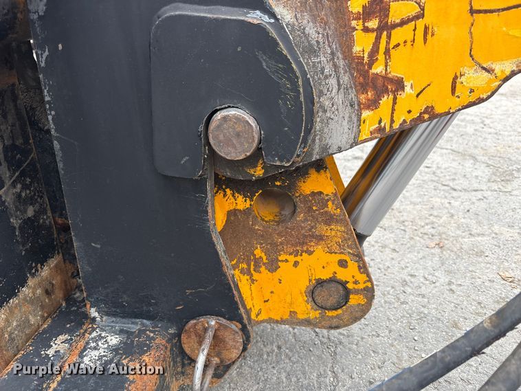 image for item EC4372 2020 JCB 512.56 telehandler