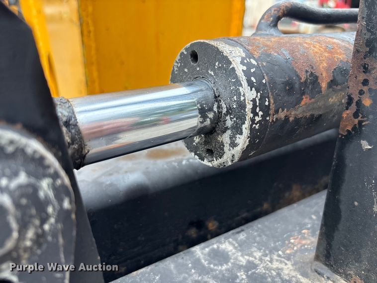 image for item EC4372 2020 JCB 512.56 telehandler