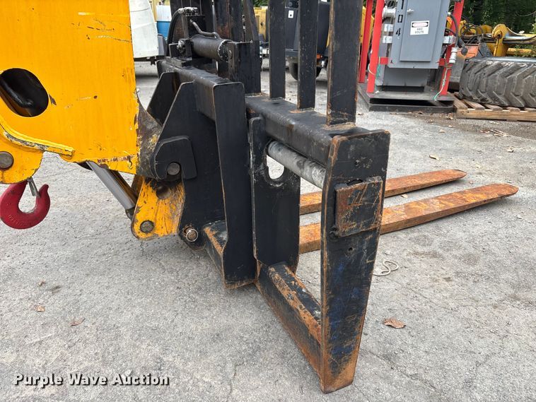 image for item EC4372 2020 JCB 512.56 telehandler