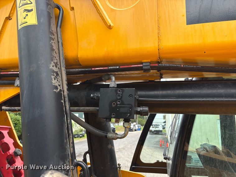 image for item EC4372 2020 JCB 512.56 telehandler