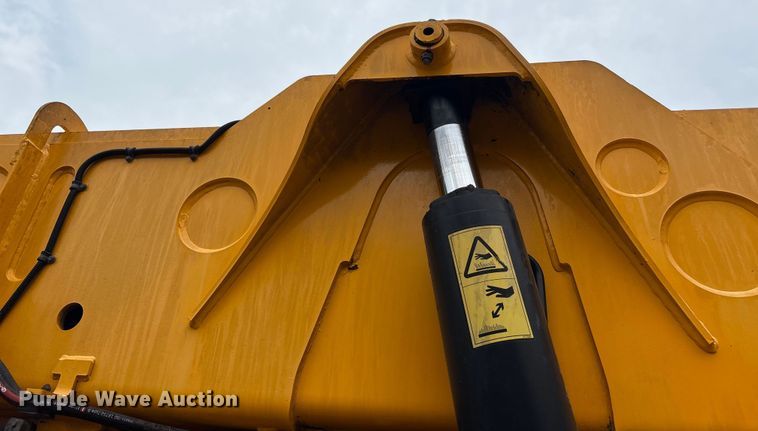 image for item EC4372 2020 JCB 512.56 telehandler