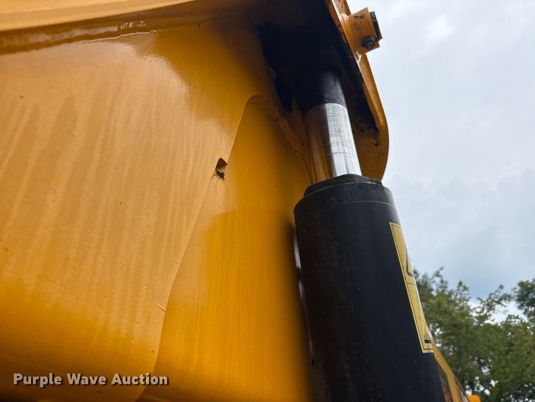 image for item EC4372 2020 JCB 512.56 telehandler