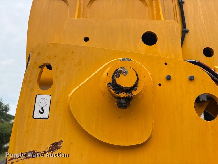 image for item EC4372 2020 JCB 512.56 telehandler