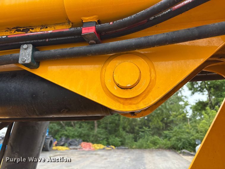 image for item EC4372 2020 JCB 512.56 telehandler