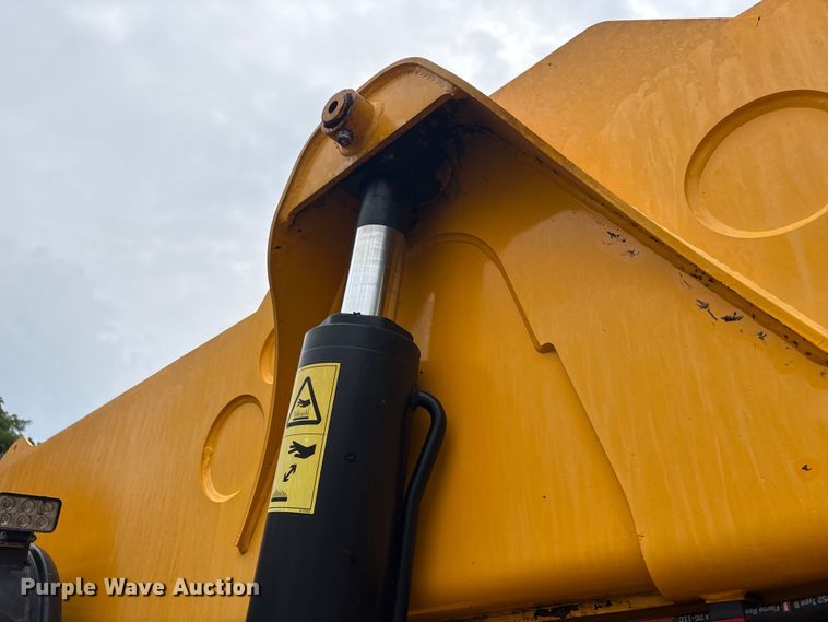 image for item EC4372 2020 JCB 512.56 telehandler