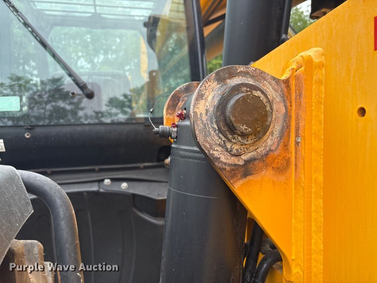image for item EC4372 2020 JCB 512.56 telehandler