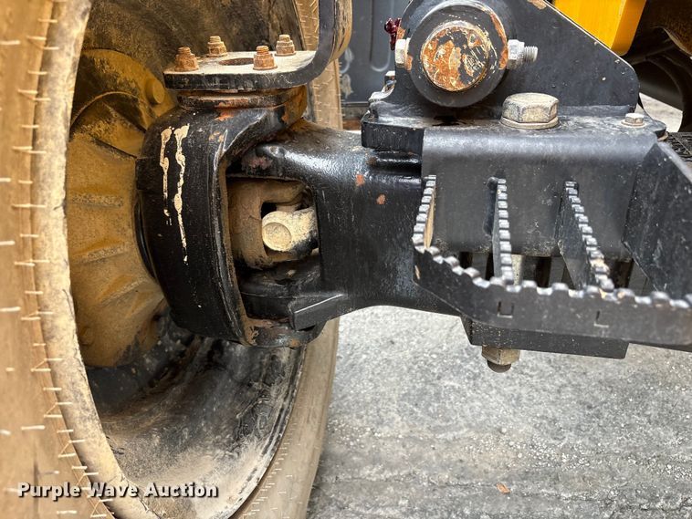 image for item EC4372 2020 JCB 512.56 telehandler
