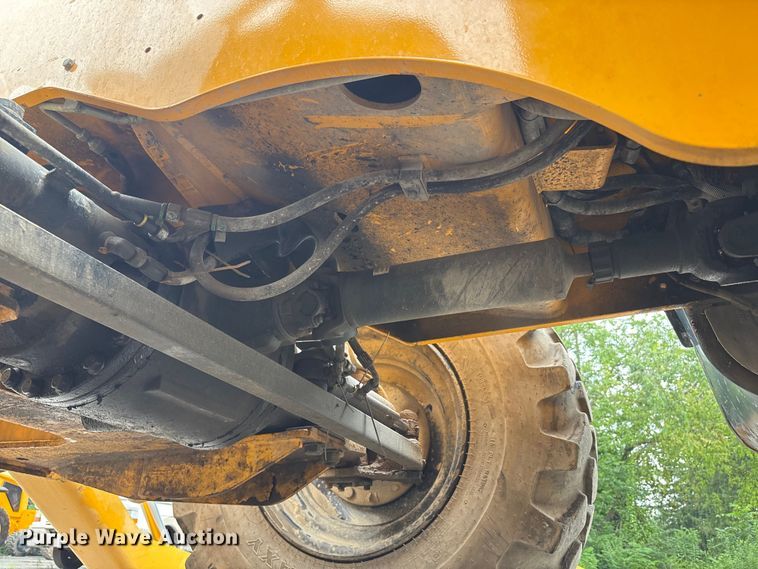 image for item EC4372 2020 JCB 512.56 telehandler