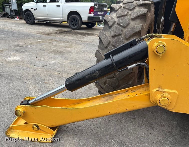 image for item EC4372 2020 JCB 512.56 telehandler