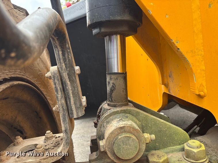 image for item EC4372 2020 JCB 512.56 telehandler