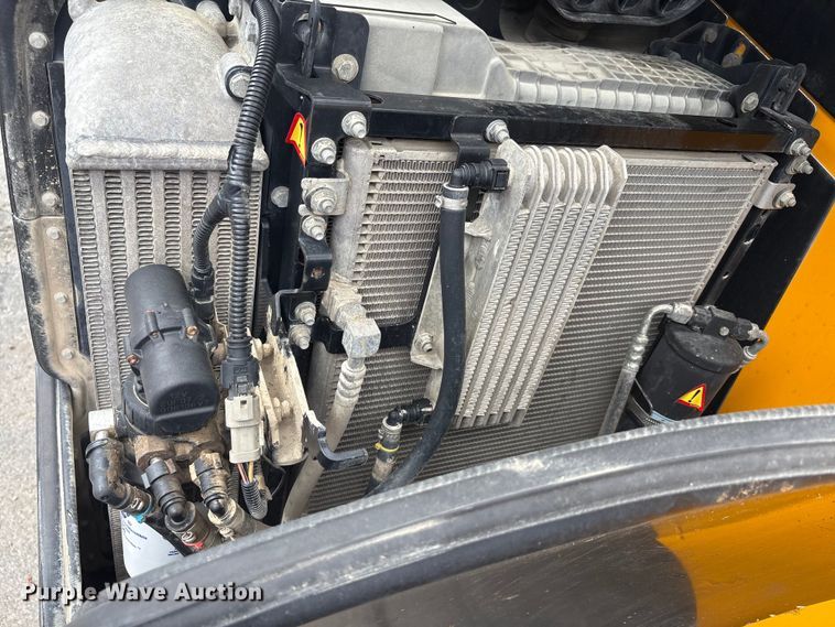 image for item EC4372 2020 JCB 512.56 telehandler