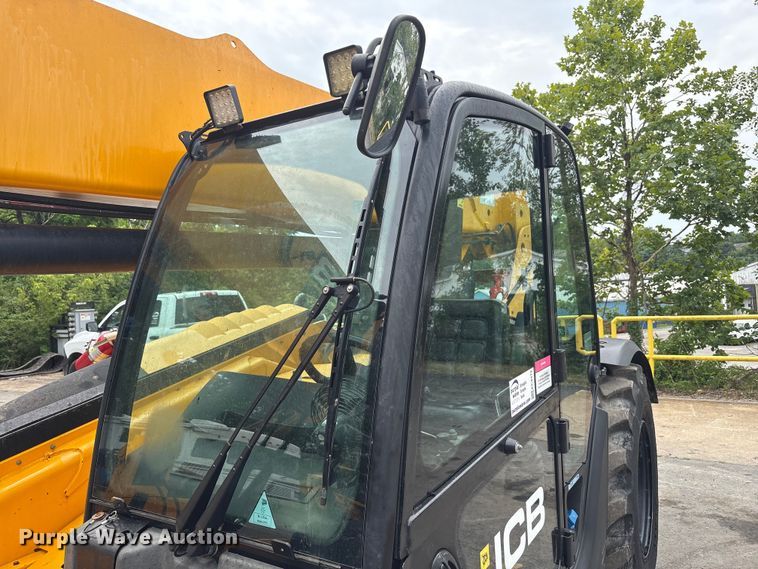 image for item EC4372 2020 JCB 512.56 telehandler