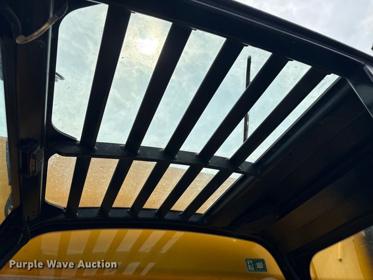 image for item EC4372 2020 JCB 512.56 telehandler