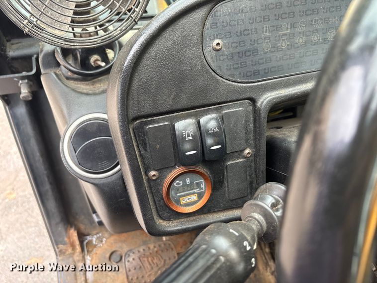 image for item EC4372 2020 JCB 512.56 telehandler