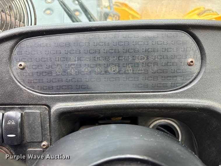 image for item EC4372 2020 JCB 512.56 telehandler