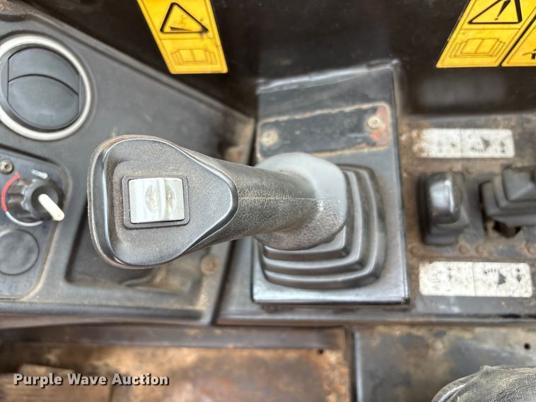 image for item EC4372 2020 JCB 512.56 telehandler